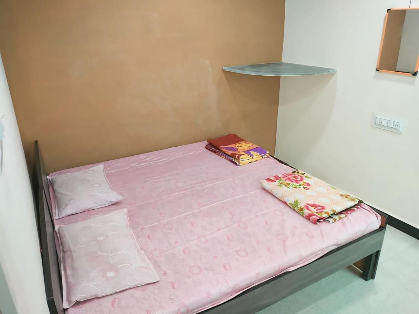 Kailash Kuti Guest House Ujjain Extérieur photo