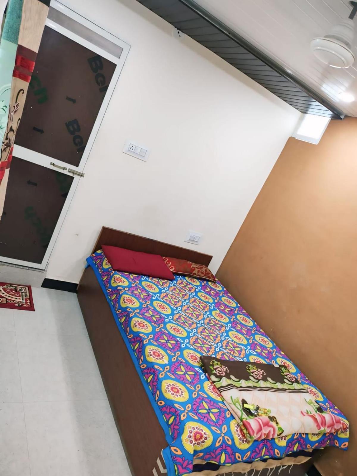 Kailash Kuti Guest House Ujjain Chambre photo